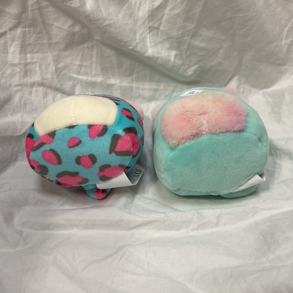 Squishmallows Ornament Set: Chelsea (leopard) & Corinna (cat). Size: 4 inches. - Picture 4 of 13